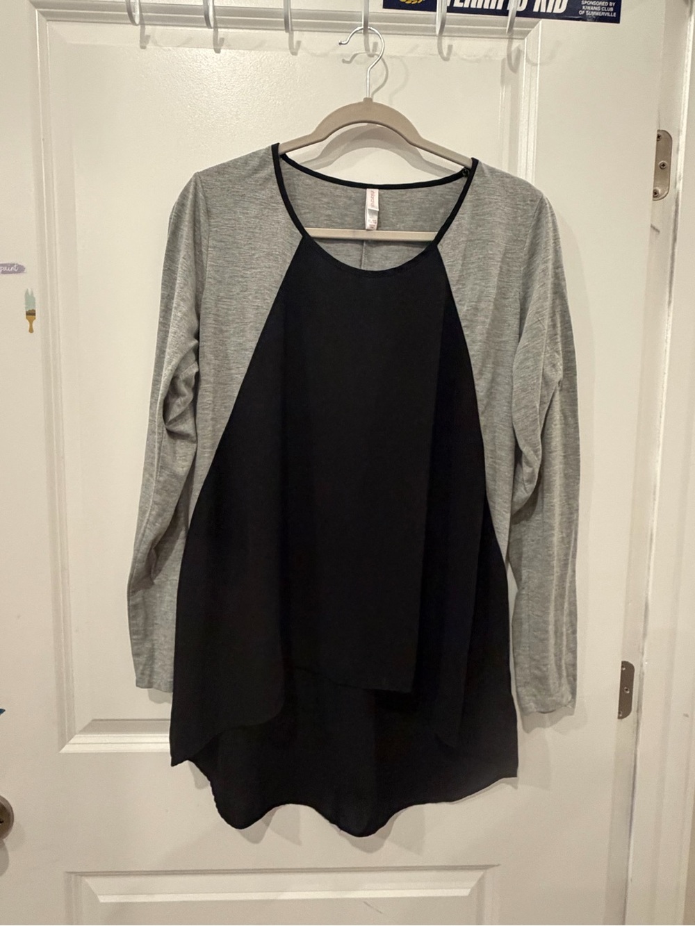 Xhilaration Black Front Panel Gray Raglan Long-Sleeve Tunic